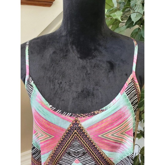 Bebe Women's Multicolor Round Neck Sleeveless Tiered Camisole Top Blouse Large - Picture 2 of 13